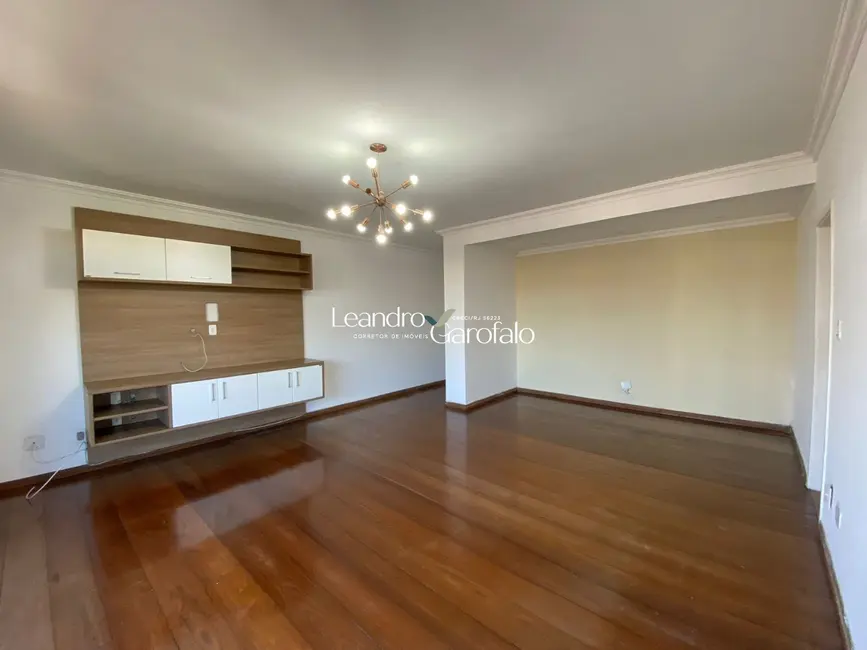 Apartamento com 3 quartos à venda, 150m2 em Centro, Resende - RJ - imagem 3 Foto 3 de Apartamento com 3 quartos à venda, 150m2 em Centro, Resende - RJ