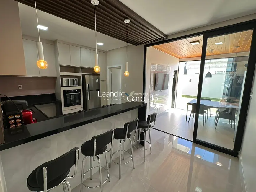 Casa de Condomínio com 3 quartos à venda, 195m2 em Resende - RJ - imagem 4 Foto 4 de Casa de Condomínio com 3 quartos à venda, 195m2 em Resende - RJ