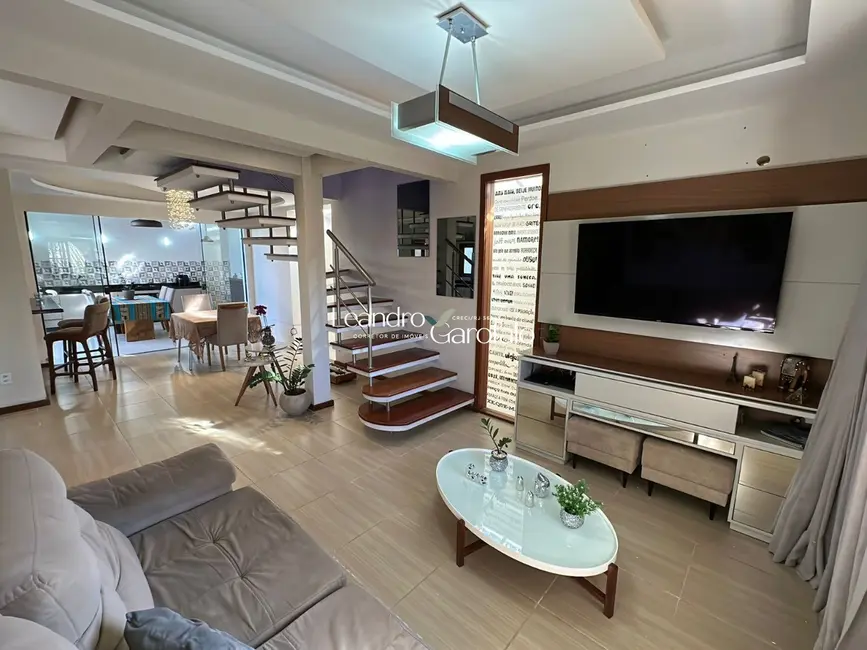 Casa com 3 quartos à venda, 178m2 em Parque Ipiranga, Resende - RJ - imagem 3 Foto 3 de Casa com 3 quartos à venda, 178m2 em Parque Ipiranga, Resende - RJ