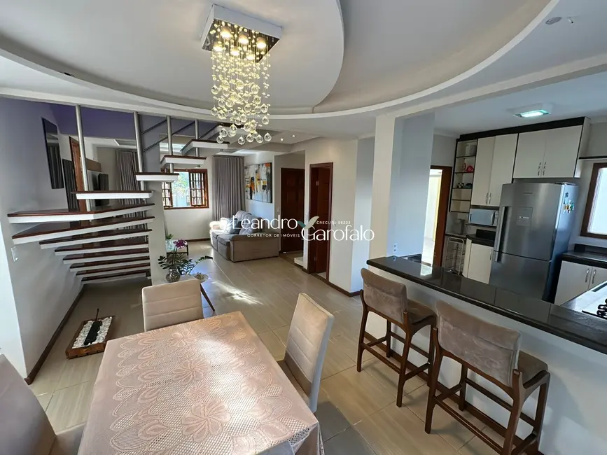 Casa com 3 quartos à venda, 178m2 em Parque Ipiranga, Resende - RJ - imagem 6 Foto 6 de Casa com 3 quartos à venda, 178m2 em Parque Ipiranga, Resende - RJ