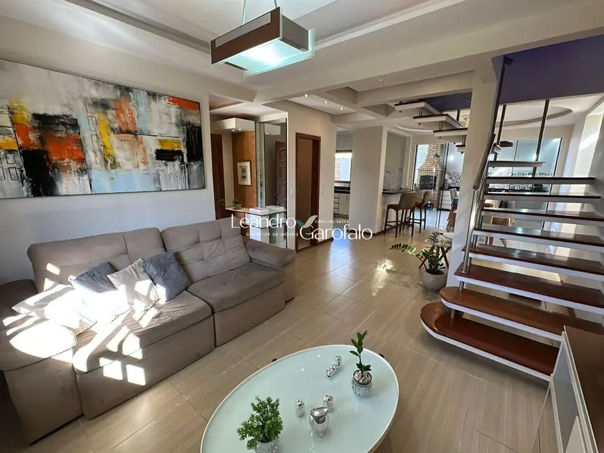 Foto 2 de Casa com 3 quartos à venda, 178m2 em Parque Ipiranga, Resende - RJ