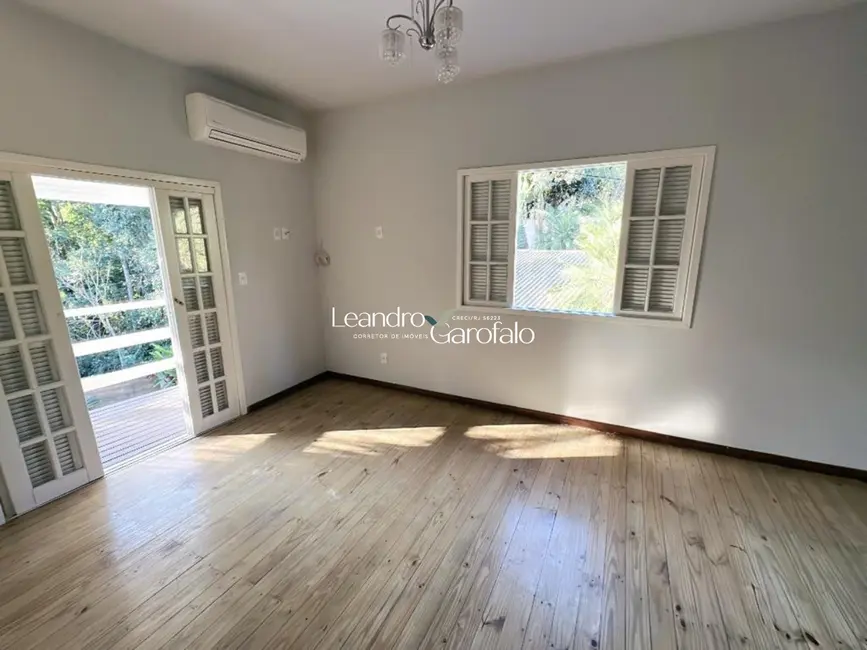 Casa com 5 quartos à venda, 350m2 em Casa da Lua, Resende - RJ - imagem 7 Foto 7 de Casa com 5 quartos à venda, 350m2 em Casa da Lua, Resende - RJ