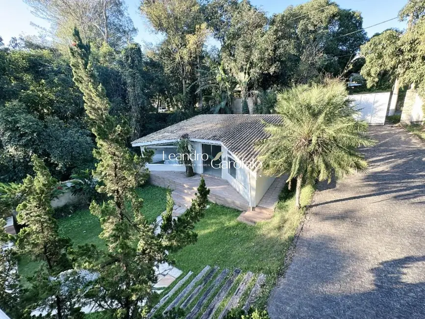 Casa com 5 quartos à venda, 350m2 em Casa da Lua, Resende - RJ - imagem 9 Foto 9 de Casa com 5 quartos à venda, 350m2 em Casa da Lua, Resende - RJ