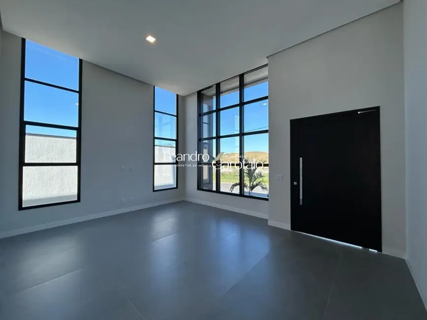 Casa com 4 quartos à venda, 260m2 em Resende - RJ - imagem 4 Foto 4 de Casa com 4 quartos à venda, 260m2 em Resende - RJ