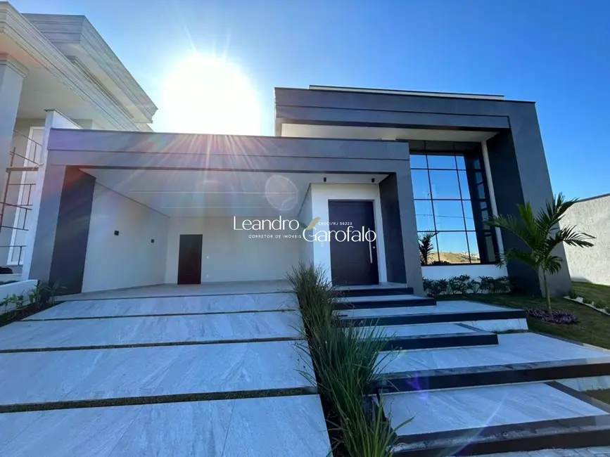 Foto 2 de Casa com 4 quartos à venda, 260m2 em Resende - RJ