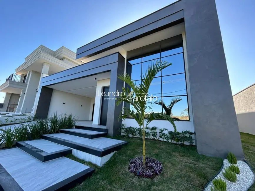 Foto 1 de Casa com 4 quartos à venda, 260m2 em Resende - RJ