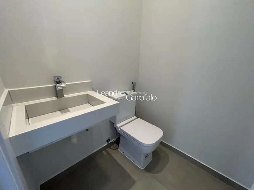 Casa com 4 quartos à venda, 260m2 em Resende - RJ - imagem 5 Foto 5 de Casa com 4 quartos à venda, 260m2 em Resende - RJ