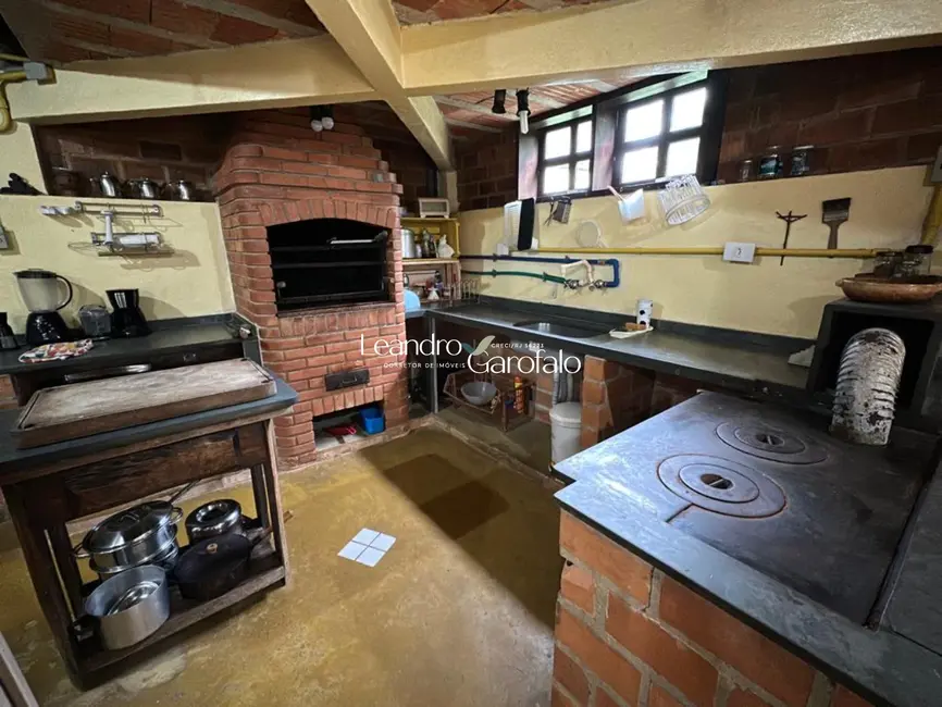 Casa com 4 quartos à venda, 180m2 em Resende - RJ - imagem 3 Foto 3 de Casa com 4 quartos à venda, 180m2 em Resende - RJ