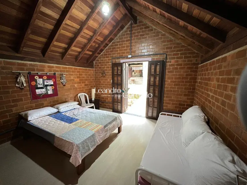 Casa com 4 quartos à venda, 180m2 em Resende - RJ - imagem 5 Foto 5 de Casa com 4 quartos à venda, 180m2 em Resende - RJ