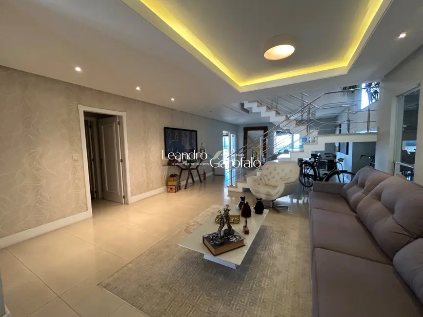 Casa com 4 quartos à venda, 455m2 em Morada da Colina, Resende - RJ - imagem 4 Foto 4 de Casa com 4 quartos à venda, 455m2 em Morada da Colina, Resende - RJ