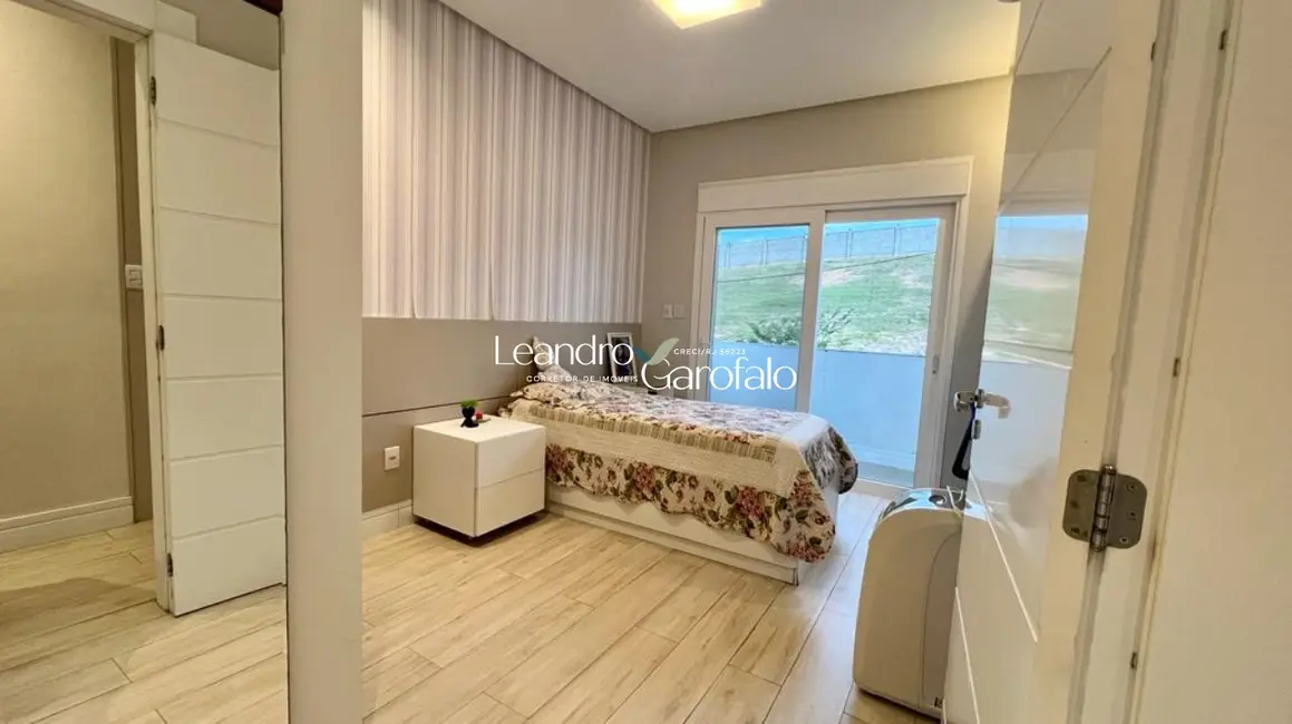 Casa com 4 quartos à venda e para alugar, 382m2 em Resende - RJ - imagem 5 Foto 5 de Casa com 4 quartos à venda e para alugar, 382m2 em Resende - RJ