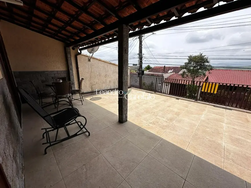 Foto 8 de Casa com 4 quartos à venda, 135m2 em Vila Verde, Resende - RJ