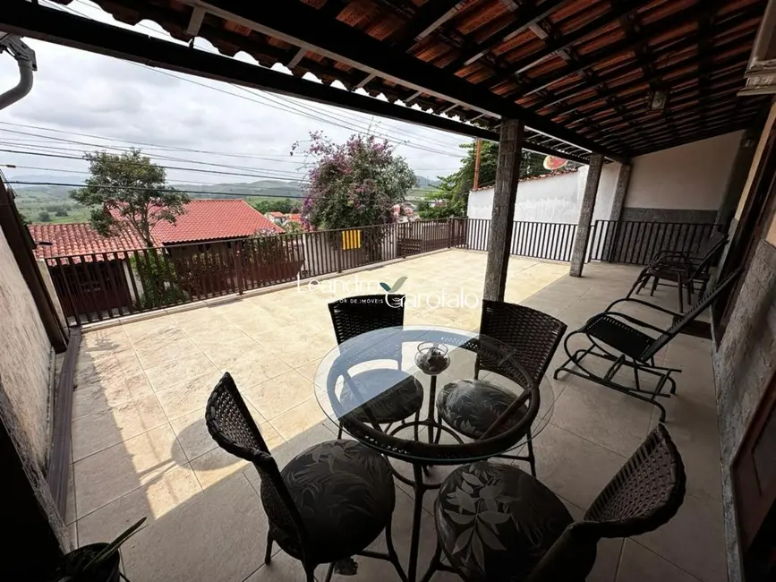 Foto 5 de Casa com 4 quartos à venda, 135m2 em Vila Verde, Resende - RJ