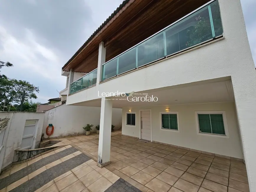 Casa com 4 quartos à venda, 363m2 em Jardim Brasília 2, Resende - RJ - imagem 3 Foto 3 de Casa com 4 quartos à venda, 363m2 em Jardim Brasília 2, Resende - RJ