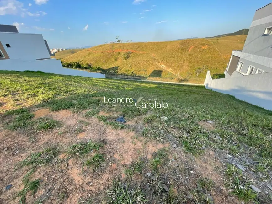 Foto 1 de Terreno / Lote à venda, 385m2 em Resende - RJ