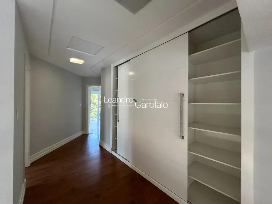 Casa de Condomínio com 4 quartos à venda, 300m2 em Jardim Brasília, Resende - RJ - imagem 4 Foto 4 de Casa de Condomínio com 4 quartos à venda, 300m2 em Jardim Brasília, Resende - RJ