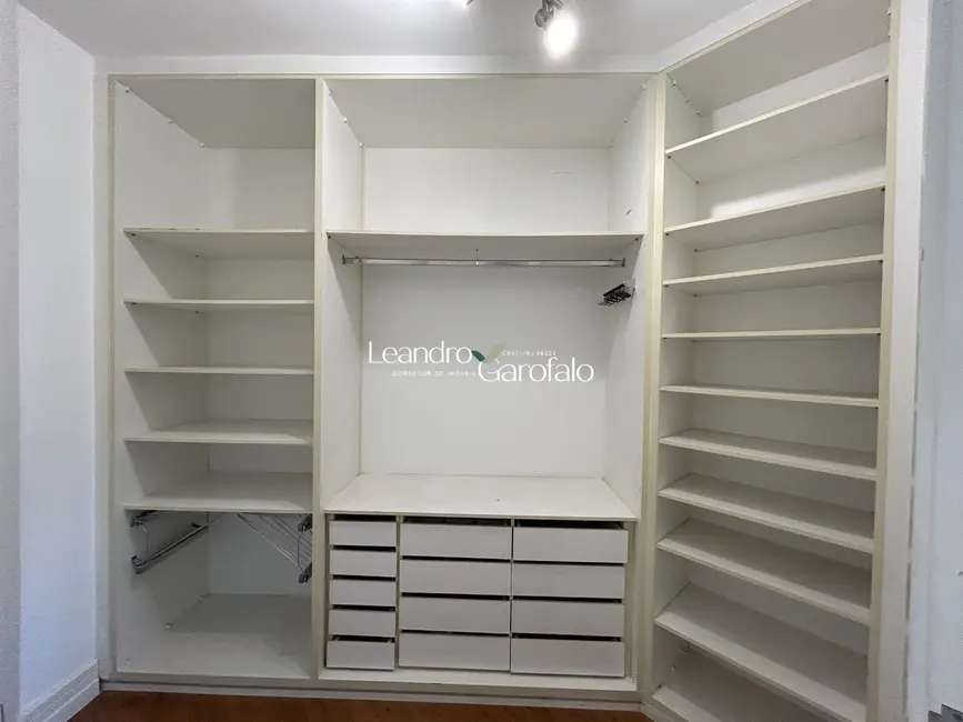 Casa de Condomínio com 4 quartos à venda, 300m2 em Jardim Brasília, Resende - RJ - imagem 8 Foto 8 de Casa de Condomínio com 4 quartos à venda, 300m2 em Jardim Brasília, Resende - RJ