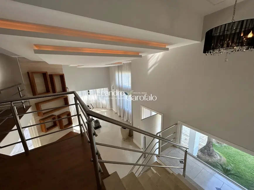 Casa de Condomínio com 4 quartos à venda, 300m2 em Jardim Brasília, Resende - RJ - imagem 3 Foto 3 de Casa de Condomínio com 4 quartos à venda, 300m2 em Jardim Brasília, Resende - RJ