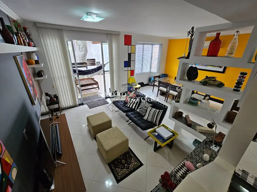 Foto 2 de Casa de Condomínio com 3 quartos à venda, 154m2 em Morada da Colina, Resende - RJ