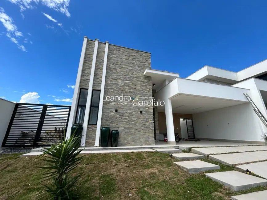 Foto 1 de Casa com 4 quartos à venda, 207m2 em Resende - RJ