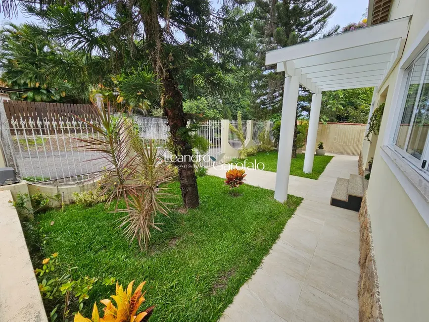 Casa com 6 quartos à venda, 385m2 em Casa da Lua, Resende - RJ - imagem 4 Foto 4 de Casa com 6 quartos à venda, 385m2 em Casa da Lua, Resende - RJ