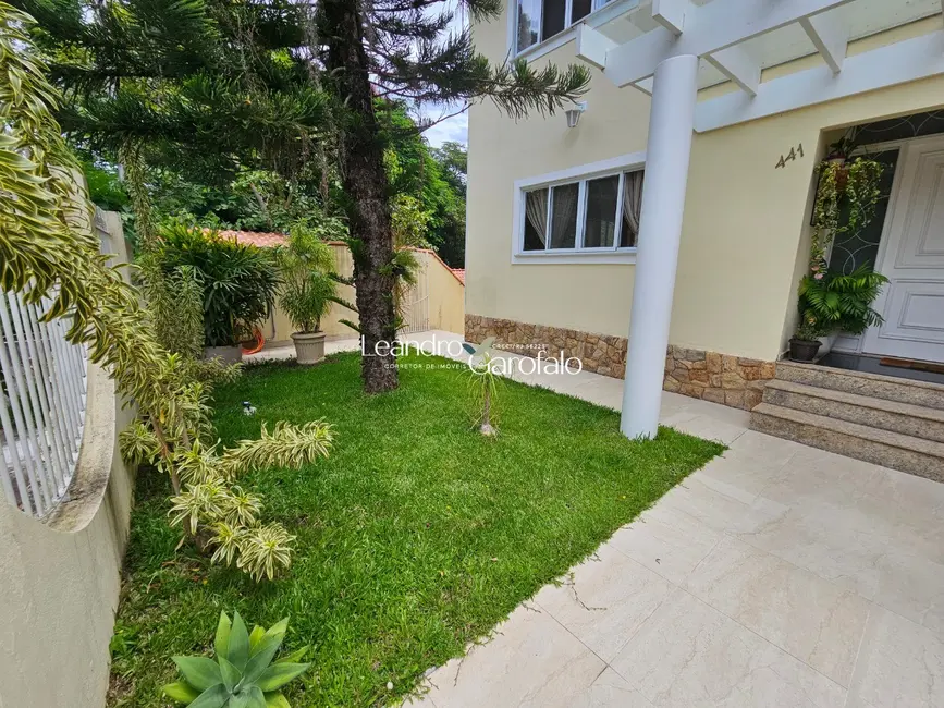 Casa com 6 quartos à venda, 385m2 em Casa da Lua, Resende - RJ - imagem 9 Foto 9 de Casa com 6 quartos à venda, 385m2 em Casa da Lua, Resende - RJ