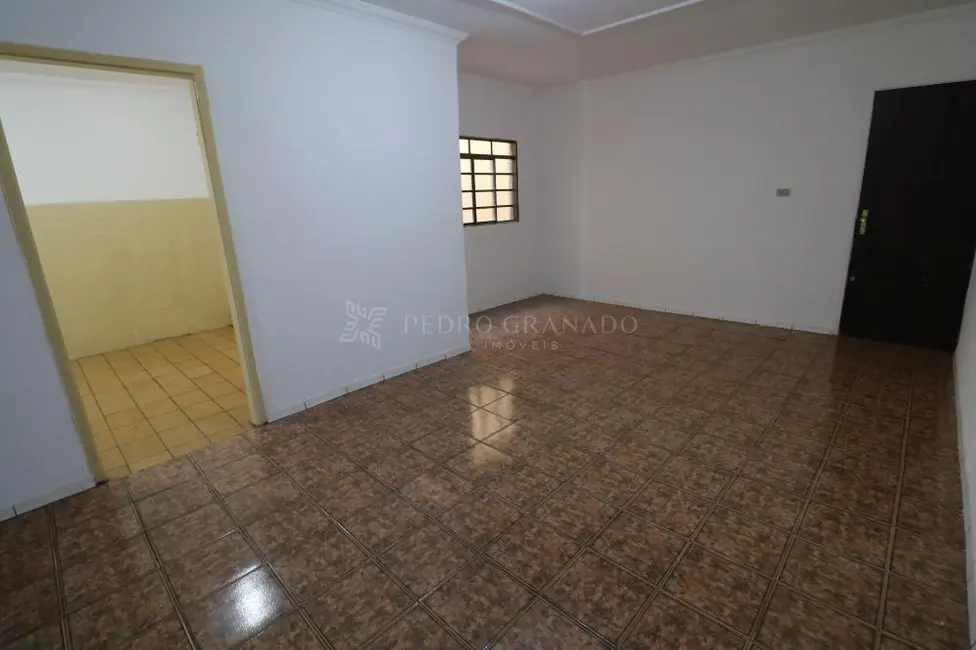 Foto 2 de Apartamento com 2 quartos para alugar, 84m2 em Maringa - PR
