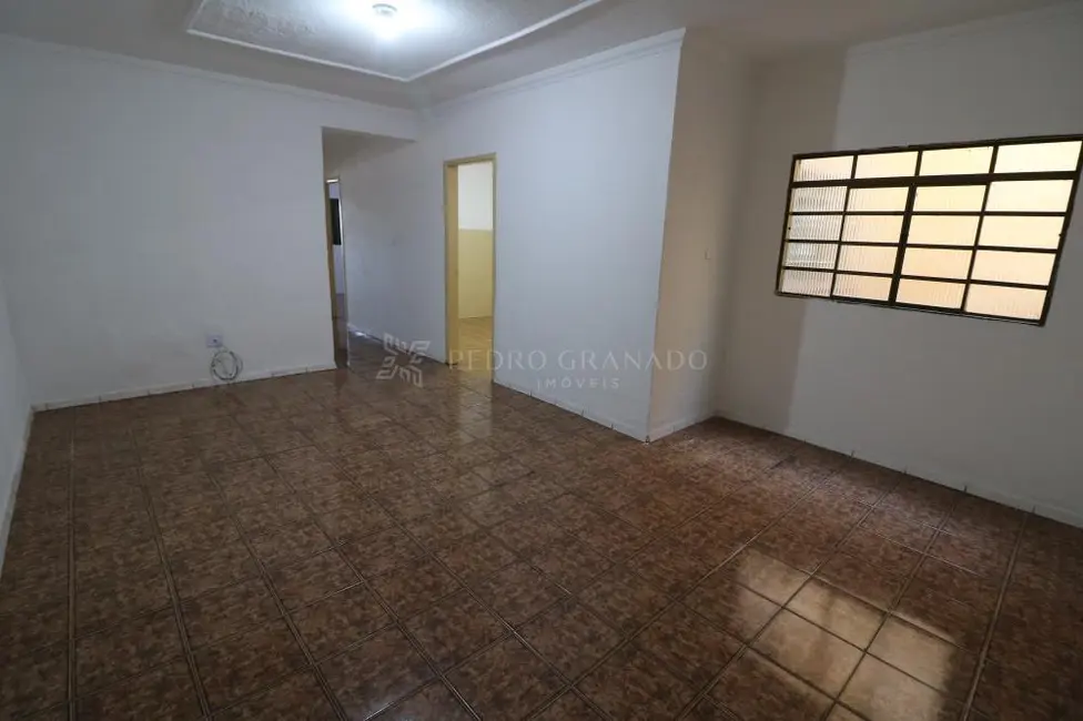 Foto 1 de Apartamento com 2 quartos para alugar, 84m2 em Maringa - PR