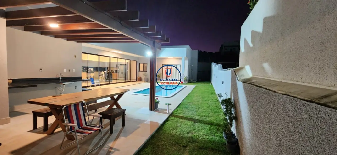 Casa de Condomínio com 4 quartos à venda, 250m2 em Cajupiranga, Parnamirim - RN - imagem 3 Foto 3 de Casa de Condomínio com 4 quartos à venda, 250m2 em Cajupiranga, Parnamirim - RN