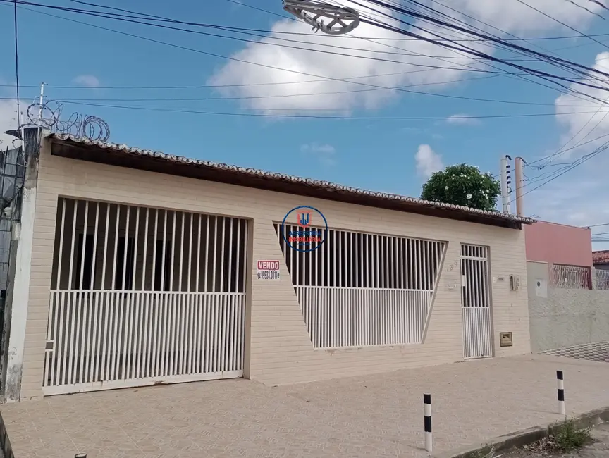 Foto 1 de Casa com 3 quartos à venda, 185m2 em Nordeste, Natal - RN