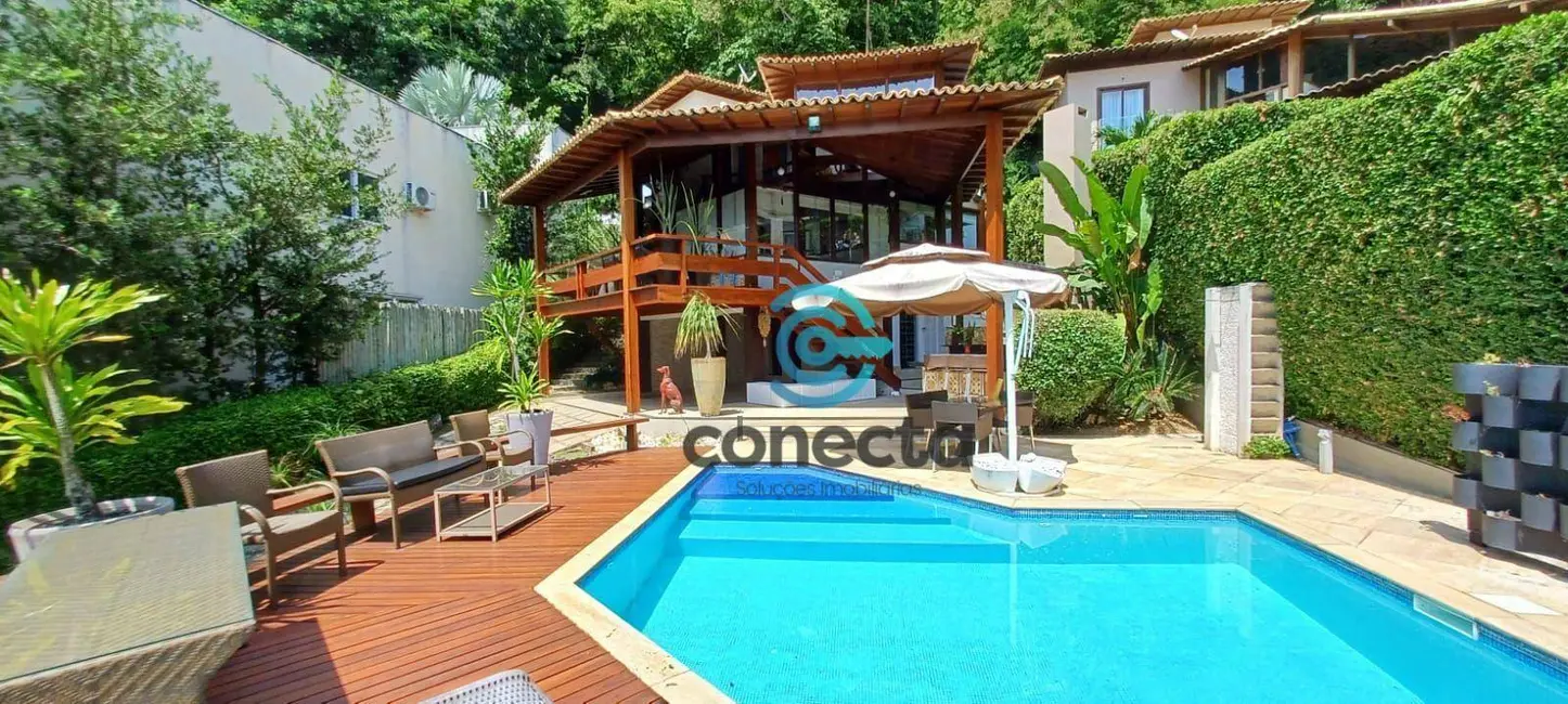 Foto 1 de Casa de Condomínio com 3 quartos à venda, 600m2 em Itaipu, Niteroi - RJ