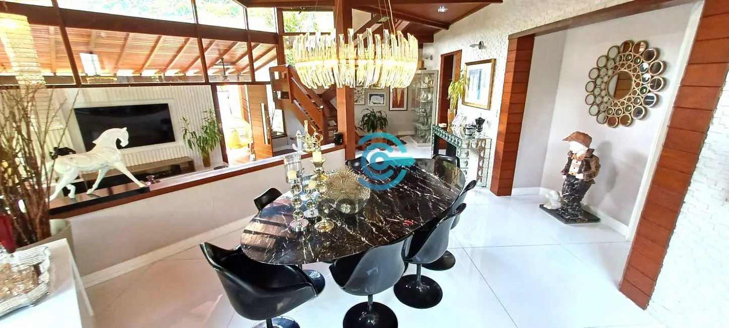 Foto 2 de Casa de Condomínio com 3 quartos à venda, 600m2 em Itaipu, Niteroi - RJ