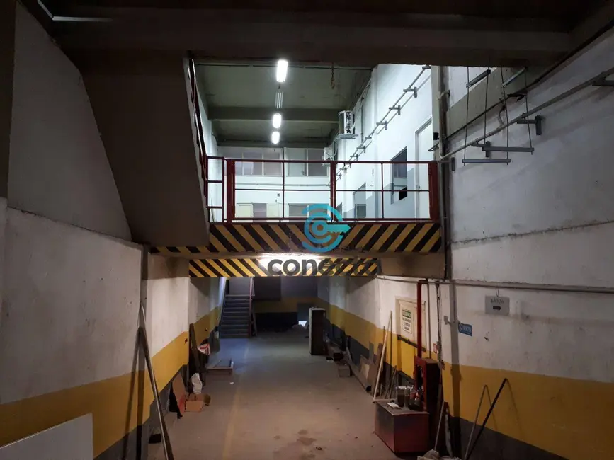 Armazém / Galpão à venda e para alugar, 2300m2 em Covanca, Sao Goncalo - RJ - imagem 4 Foto 4 de Armazém / Galpão à venda e para alugar, 2300m2 em Covanca, Sao Goncalo - RJ