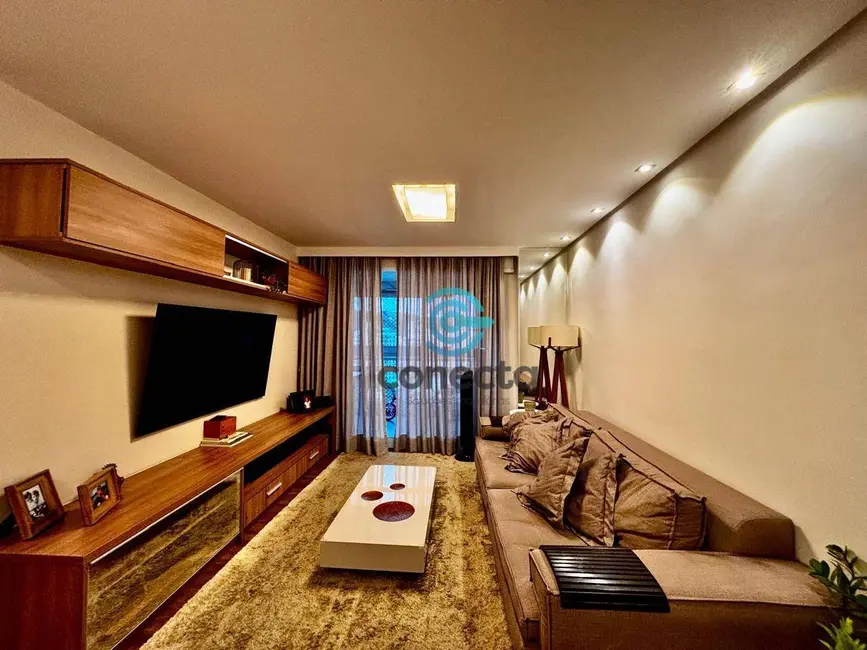 Apartamento com 3 quartos à venda, 130m2 em Icaraí, Niteroi - RJ - imagem 4 Foto 4 de Apartamento com 3 quartos à venda, 130m2 em Icaraí, Niteroi - RJ