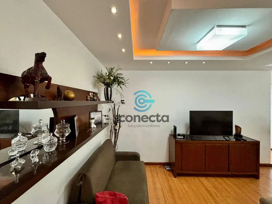 Apartamento com 2 quartos à venda, 90m2 em Icaraí, Niteroi - RJ - imagem 3 Foto 3 de Apartamento com 2 quartos à venda, 90m2 em Icaraí, Niteroi - RJ