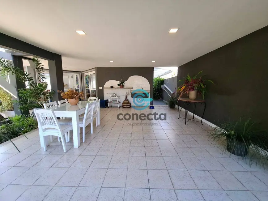 Casa com 3 quartos para alugar, 600m2 em Camboinhas, Niteroi - RJ - imagem 4 Foto 4 de Casa com 3 quartos para alugar, 600m2 em Camboinhas, Niteroi - RJ