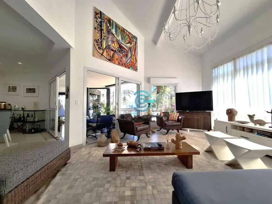 Casa com 3 quartos para alugar, 600m2 em Camboinhas, Niteroi - RJ - imagem 9 Foto 9 de Casa com 3 quartos para alugar, 600m2 em Camboinhas, Niteroi - RJ