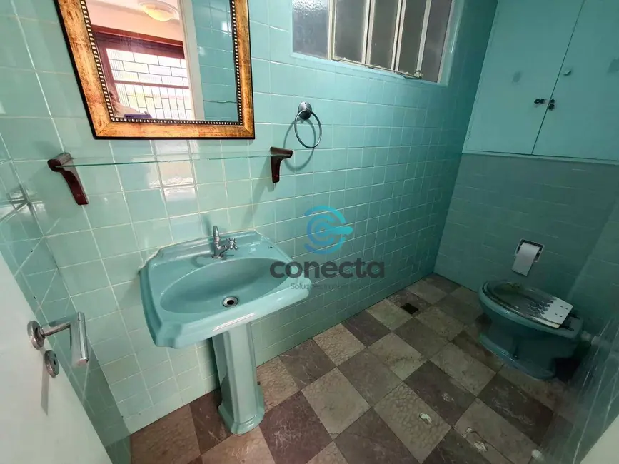 Casa com 4 quartos para alugar, 281m2 em Icaraí, Niteroi - RJ - imagem 7 Foto 7 de Casa com 4 quartos para alugar, 281m2 em Icaraí, Niteroi - RJ