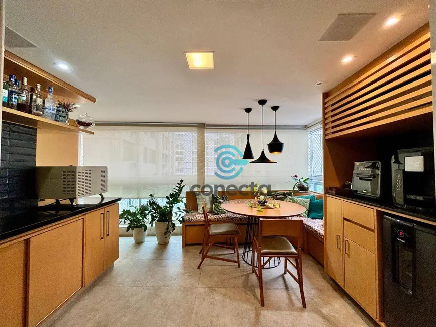 Foto 2 de Apartamento com 4 quartos à venda, 197m2 em Icaraí, Niteroi - RJ