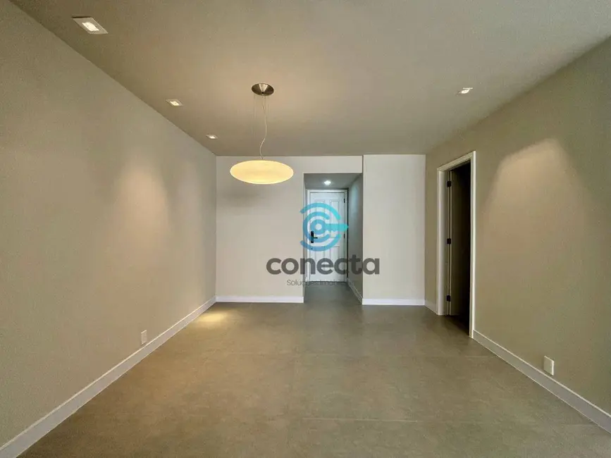 Apartamento com 4 quartos à venda, 140m2 em Icaraí, Niteroi - RJ - imagem 4 Foto 4 de Apartamento com 4 quartos à venda, 140m2 em Icaraí, Niteroi - RJ