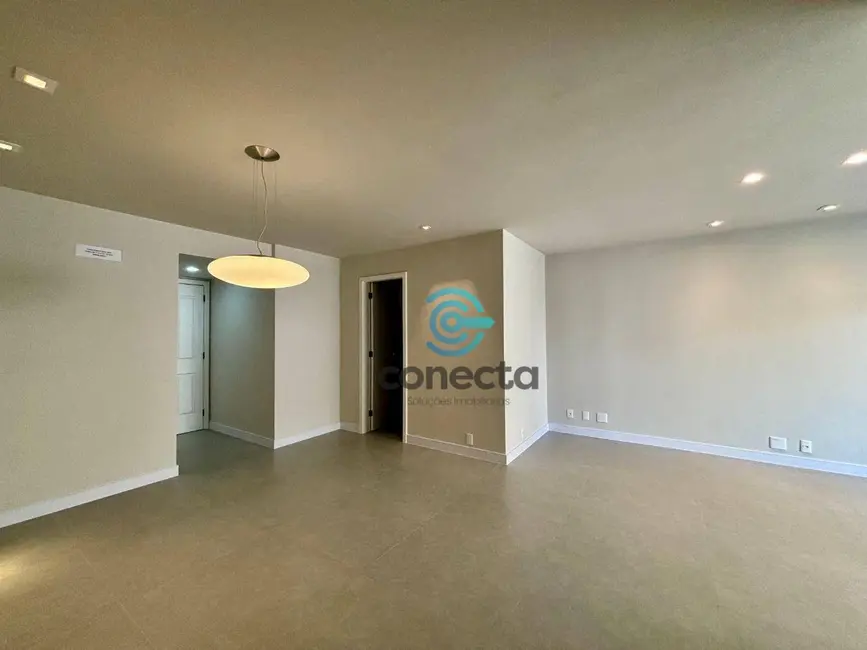 Apartamento com 4 quartos à venda, 140m2 em Icaraí, Niteroi - RJ - imagem 3 Foto 3 de Apartamento com 4 quartos à venda, 140m2 em Icaraí, Niteroi - RJ