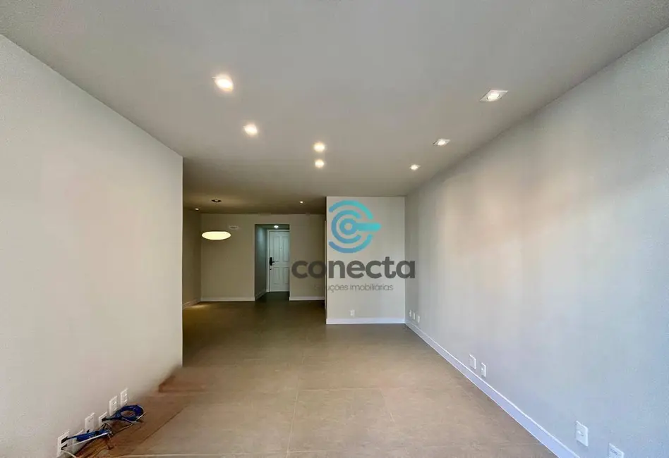 Apartamento com 4 quartos à venda, 140m2 em Icaraí, Niteroi - RJ - imagem 2 Foto 2 de Apartamento com 4 quartos à venda, 140m2 em Icaraí, Niteroi - RJ