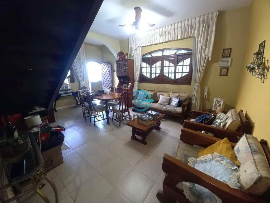 Foto 3 de Casa com 5 quartos à venda, 200m2 em Zé Garoto, Sao Goncalo - RJ