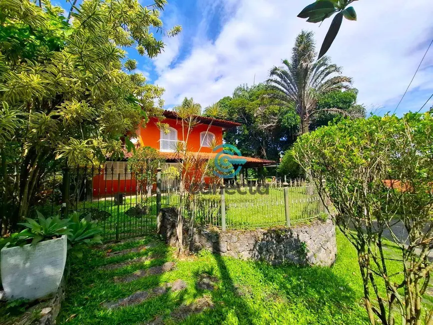 Casa de Condomínio com 5 quartos à venda e para alugar, 250m2 em Rio do Ouro, Niteroi - RJ - imagem 3 Foto 3 de Casa de Condomínio com 5 quartos à venda e para alugar, 250m2 em Rio do Ouro, Niteroi - RJ