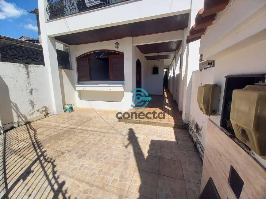 Casa com 4 quartos à venda, 300m2 em Barro Vermelho, Sao Goncalo - RJ - imagem 4 Foto 4 de Casa com 4 quartos à venda, 300m2 em Barro Vermelho, Sao Goncalo - RJ