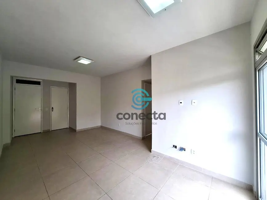 Apartamento com 2 quartos para alugar, 122m2 em Icaraí, Niteroi - RJ - imagem 4 Foto 4 de Apartamento com 2 quartos para alugar, 122m2 em Icaraí, Niteroi - RJ