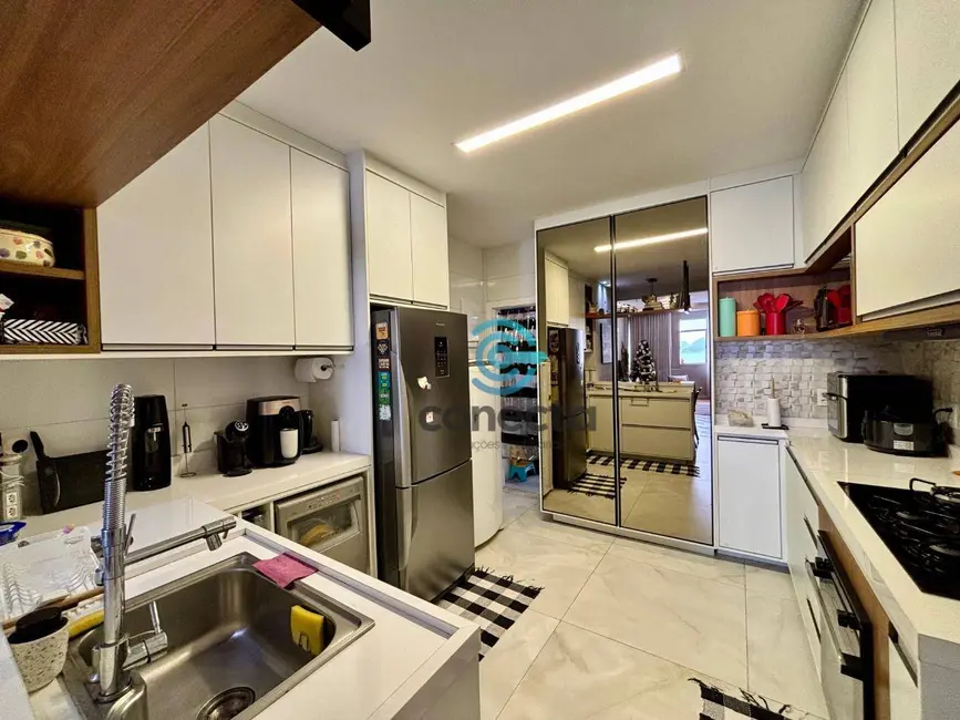 Apartamento com 3 quartos à venda, 140m2 em Icaraí, Niteroi - RJ - imagem 9 Foto 9 de Apartamento com 3 quartos à venda, 140m2 em Icaraí, Niteroi - RJ