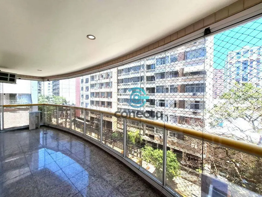 Apartamento com 2 quartos para alugar, 141m2 em Icaraí, Niteroi - RJ - imagem 2 Foto 2 de Apartamento com 2 quartos para alugar, 141m2 em Icaraí, Niteroi - RJ