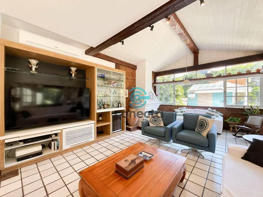 Foto 9 de Casa de Condomínio com 4 quartos para alugar, 364m2 em Charitas, Niteroi - RJ