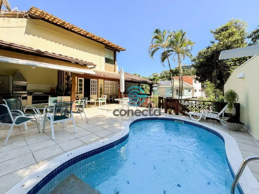 Foto 3 de Casa de Condomínio com 4 quartos para alugar, 364m2 em Charitas, Niteroi - RJ